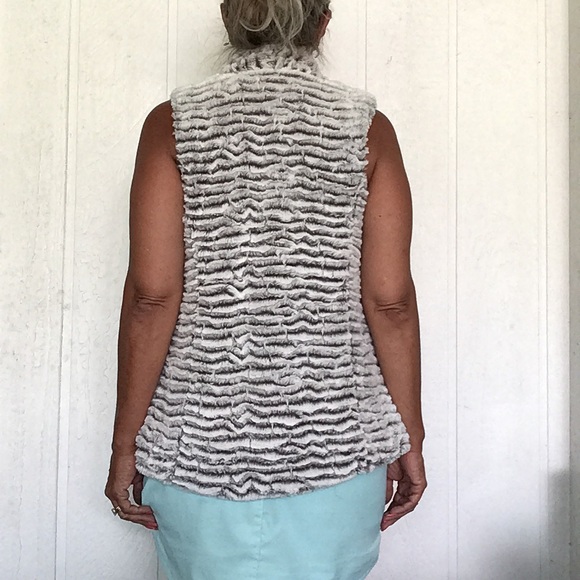 JOLT FAUX FUR COZY OPEN FRONT VEST SMALL NWOT - Picture 5 of 10